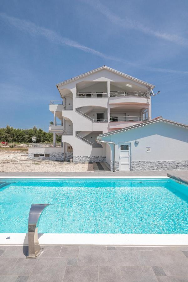 Apartments Nicola With Private Pool Bibinje Buitenkant foto