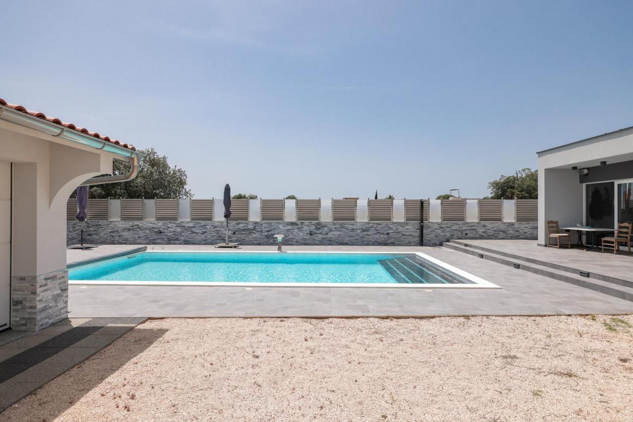 Apartments Nicola With Private Pool Bibinje Buitenkant foto